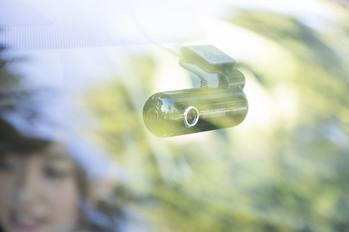 車のドライブレコーダーの衝撃センサーとGPS