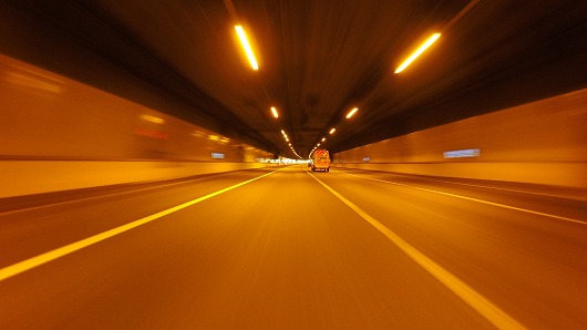 高速道路で車両の災害