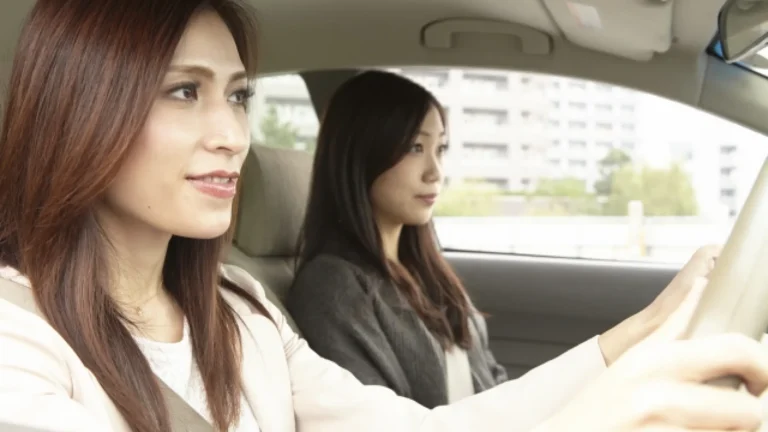 車での旅行やドライブ時に覚えておきたい、助手席3つの心得