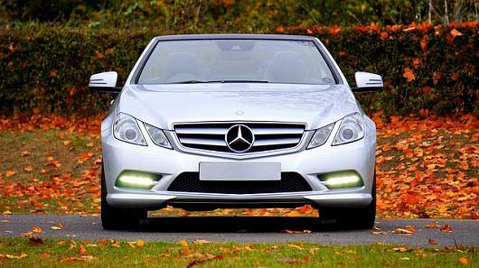 自動車のフロントガラス